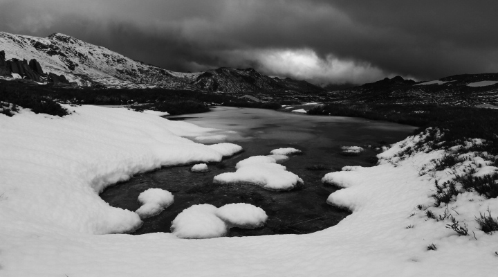 Frozen Pool looking towards the Ramshead, AAWT - Cootapatamba Hut, Kosciuszko National Park