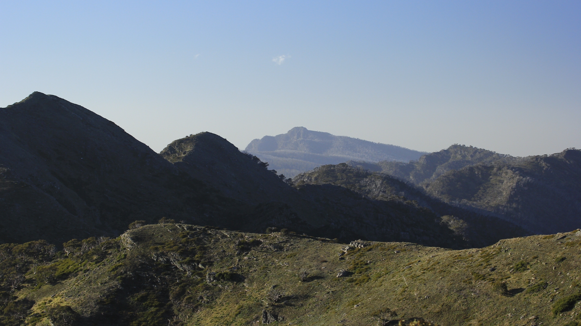 The Crosscut Saw from Mt Howit Summit 2, AAWT Mt Howitt